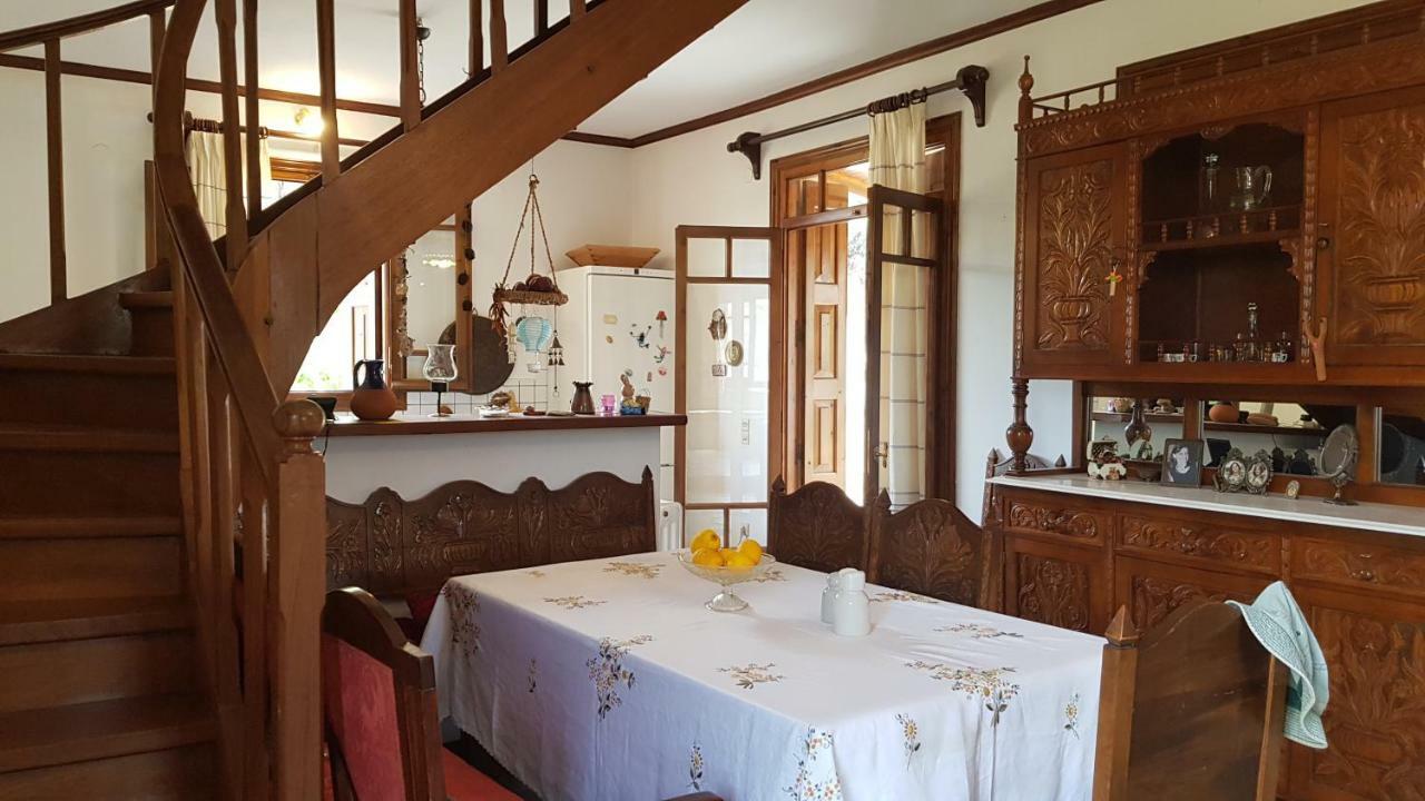 Ample Modern Country Home Nea Epidavros Extérieur photo